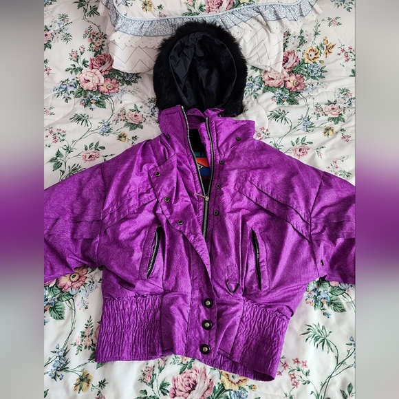 Black Bear Ski Jackets & Blazers - Black Bear Ski jacket and head cap